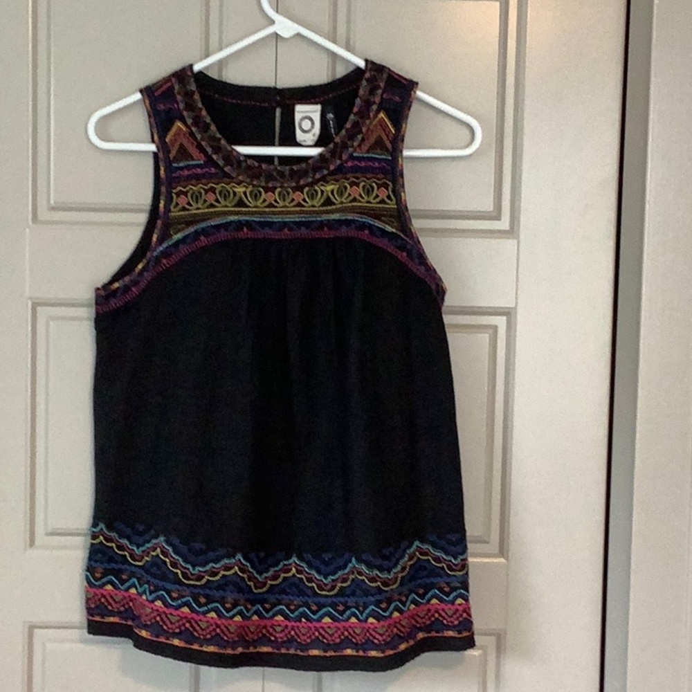 Anthropologie Sleeveless embroidered top